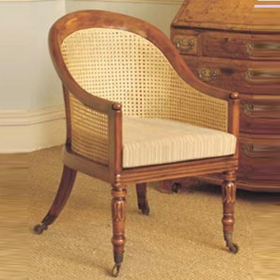 Фото Кресло на деревянной раме - стиль Английская классика - Для гостиной - Купить в Интернет-магазине
