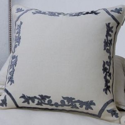 Фото Подушка декоративная - стиль Английский - Белая - Купить в Интернет-магазине