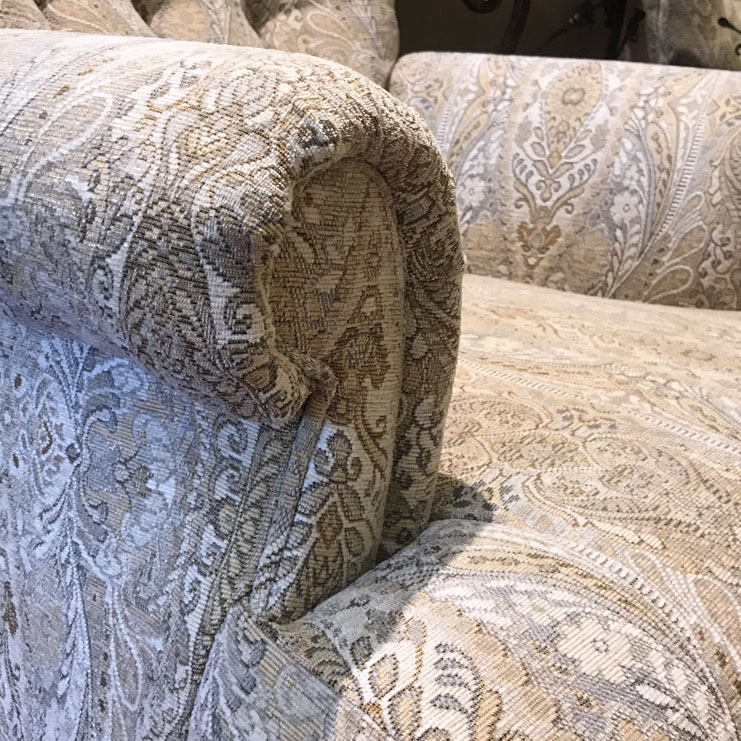 Фото Кресло обитое - стиль Английская классика - Для гостиной - удобное кресло производства США - Parker Knoll - The Classic Collection - Купить в Интернет-магазине Фото Кресло обитое - стиль Английская классика - Для гостиной - удобное кресло производства США - Parker Knoll - The Classic Collection - Купить в Интернет-магазине