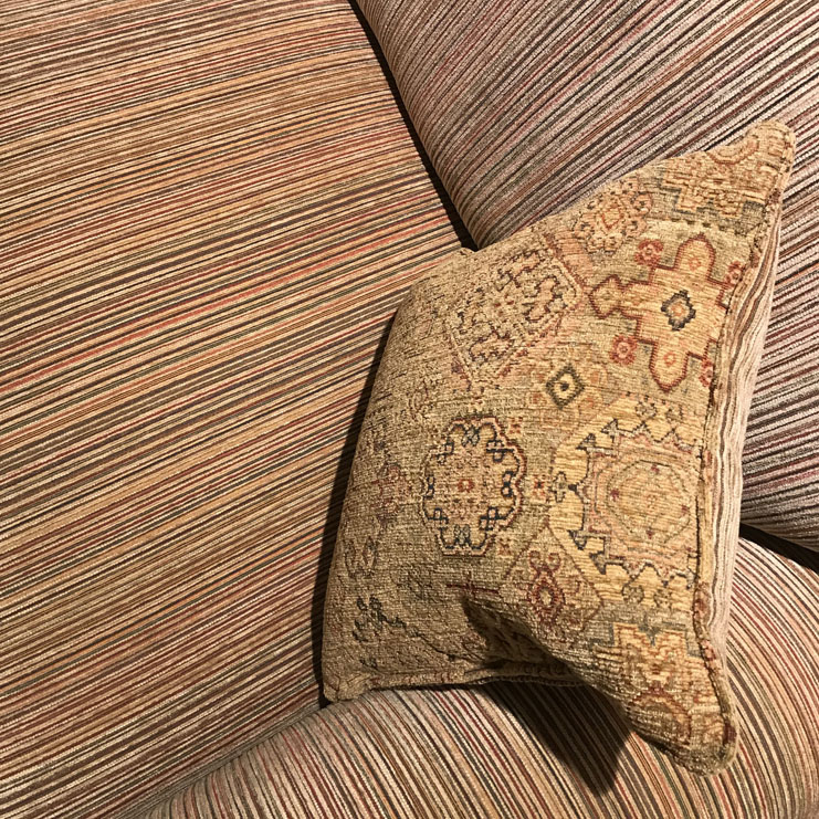 Фото Диван большой - стиль Английская классика - Для гостиной - Купить в Интернет-магазине