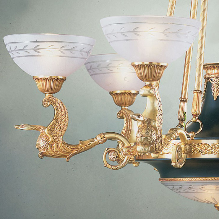 Фото Люстра - стиль Европейская классика - Металлическая - Купить в Интернет-магазине Фото Люстра - стиль Европейская классика - Металлическая - Купить в Интернет-магазине