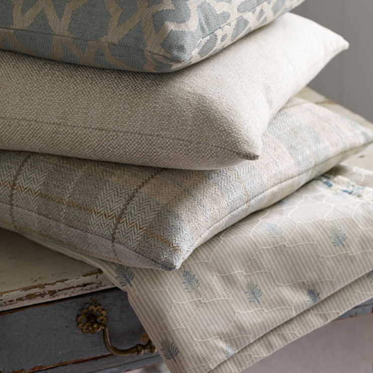 Фото Ткань портьерная с рисунком - Мелкий принт - стиль Английский - Белый - Купить в Интернет-магазине