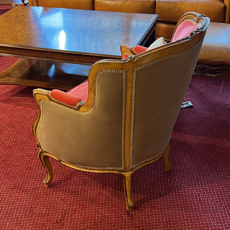 Фото Кресло на деревянной раме - стиль Французский шик - Для гостиной - В наличии - Купить в Интернет-магазине