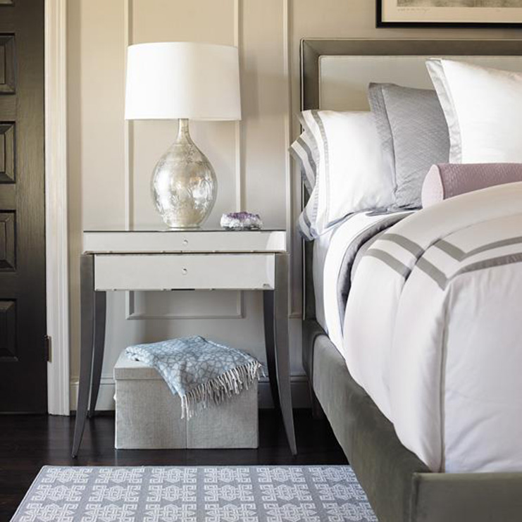 Фото Стол под лампу - стиль Transitional - Для гостиной - Купить в Интернет-магазине Фото Стол под лампу - стиль Transitional - Для гостиной - Купить в Интернет-магазине