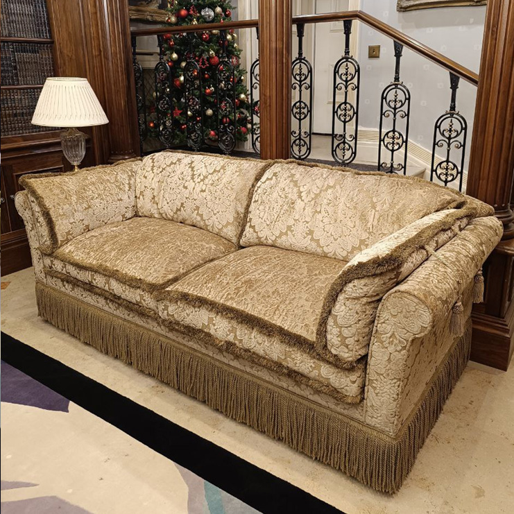 Новый английский диван в классическом стиле